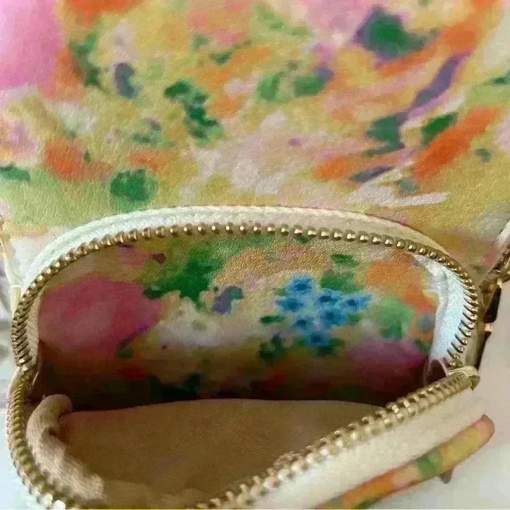 Time and Tru flower cross body bag - Picture 4 of 4